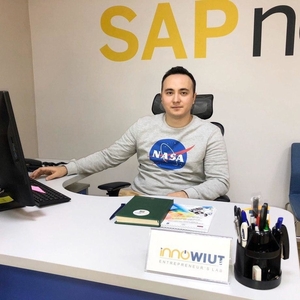 Aziz Ochilov